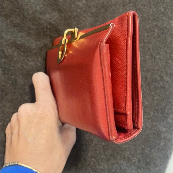 Salvatore Ferragamo Rosso Calf Wallet - Picture 9 of 10